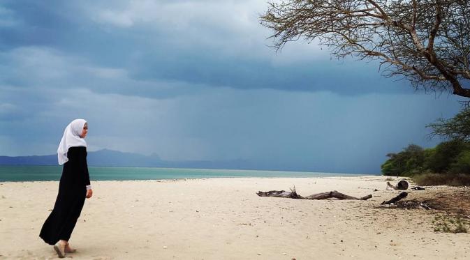 Pantai Lasiana. Kupang, Nusa Tenggara Timur. (putriemochie/Instagram)