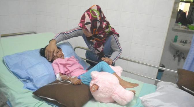 Triana Ayu Putri, siswa TK asal Kediri terluka lantaran diterkam seekor Harimau Bengala (Zainul Arifin/Liputan6.com)