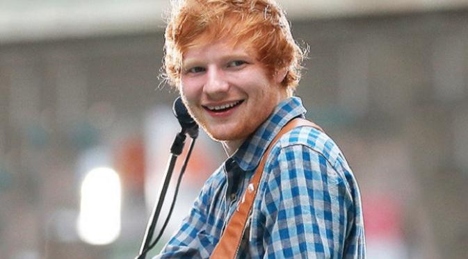 Dengan gaya rambut dan jenggot baru, Pangeran Harry sempat disangka penyanyi Ed Sheeran. Seberapa mirip gaya mereka?
