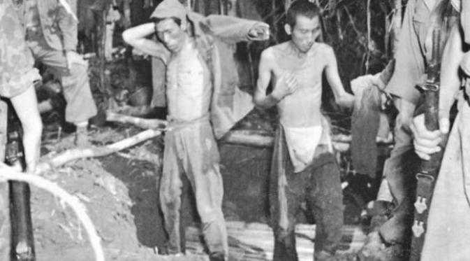 Ilustrasi pasukan Jepang menyerah saat Perang Dunia II. (Sumber historynet.com)