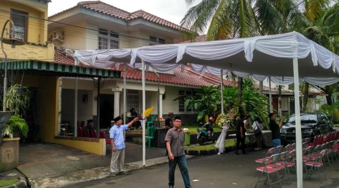 Kediaman Inao Jiro di kawasan Tangerang Selatan yang juga lokasi bunuh diri manajer teater JKT48. (Adrian Putra/Bintang.com)