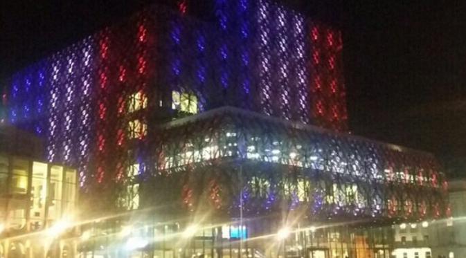 Perpustakaan Birmingham turut berduka atas teror Inggris di London. (Daily Mail)