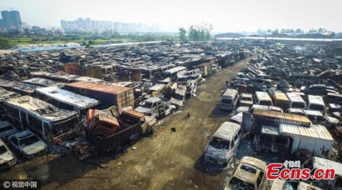6000 mobil terbakar di parkiran di kota Haikou, Hainan, China. (Foto: ECNS.cn))