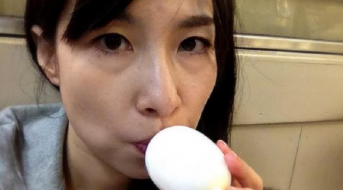 Oppai Aisu atau es krim payudara punya bentuk yang unik dan bisa dinikmati seperti menyusu langsung di payudara. (Foto : en.rocketnews24.com)