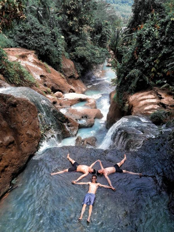 Curug Luhur, Cianjur, Jawa Barat. (fakirpiknik/Instagram)