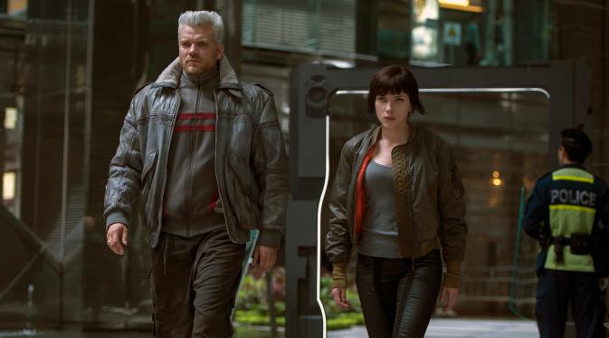 Scarlett Johansson beradu peran dengan Pilou Asbaek di film "Ghost in the Shell." Kusanagi adalah anggota Public Security Section 9 yang berkewajiban menghentikan kejahatan yang dilakukan hacker terken. (Paramount Pictures and DreamWorks Pictures via AP)