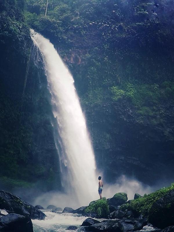 Curug Ciparay, Tasikmalaya, Jawa Barat. (kowabangga/Instagram)