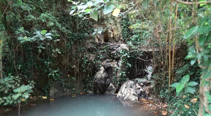 Panjat tebing ini juga upaya konservasi satu sumber air kawasan Gunung Pegat, Tulungagung (Zainul Arifin/Liputan6.com) 