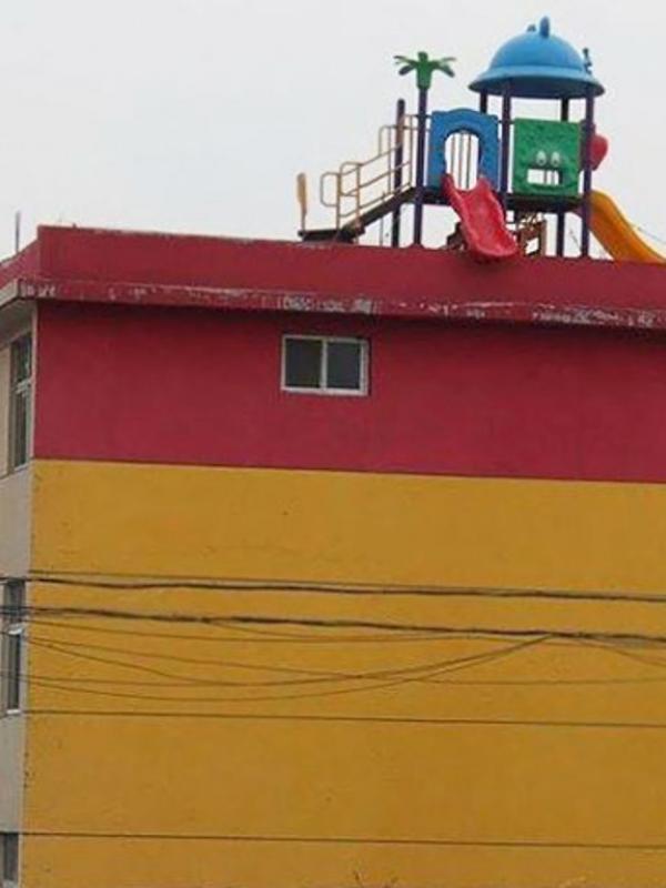 Happy playground. (Via: boredpanda.com)