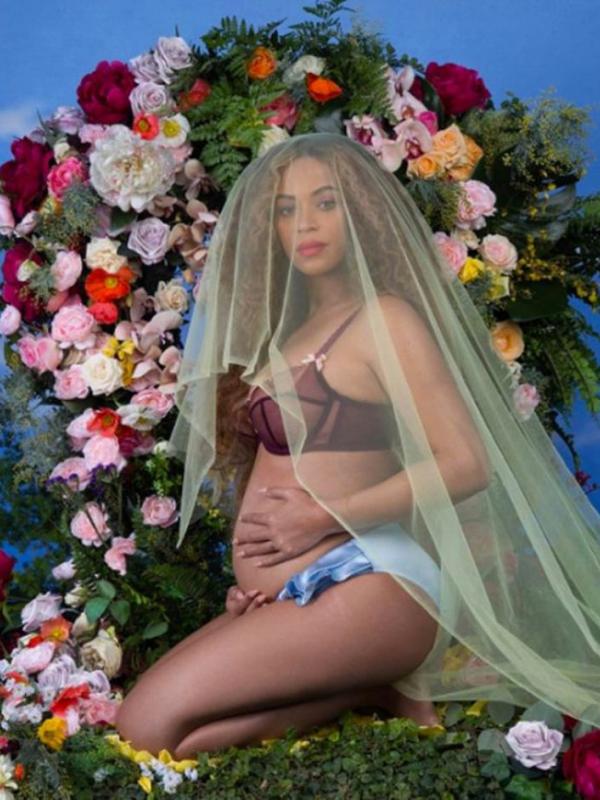 Foto kehamilan Beyonce. (Via: mirror.co.uk)