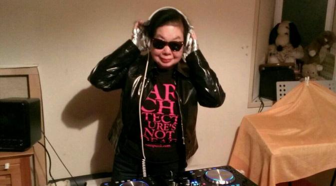 Aksi DJ Sumirock asal Jepang (Twitter/@Sumirock27)