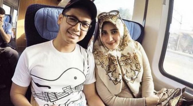 Kabar dimulai dari Tommy Kurniawan. Setelah tujuh bulan pisah ranjang dengan Tania Nadira, sang istri lantas mengajukan gugatan cerai ke Pengadilan Agama Tigaraksa, Tangerang, 24 Februari 2017. (dok. Instagram)