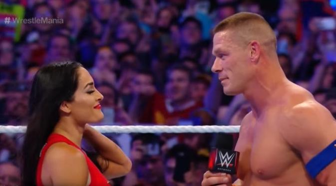 John Cena lamar kekasihnya, Nikki Bella, Minggu (2/4/2017). (via. Youtube)