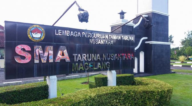 Tersangka pembunuhan siswa SMA Taruna Nusantara itu tercatat memiliki ranking lima terbawah di kelas. (Liputan6.com/Fajar Abrori)