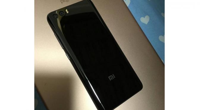 Kover belakang smartphone diduga Mi 6 beredar di internet (Sumber: Gizmochina)
