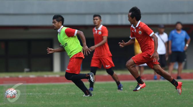  Bambang Pamungkas dan kawan-kawan dari Persija Jakarta berlatih jelang laga uji coba lawan Timnas U-22. (Liputan6.com/Helmi Fithriansyah)