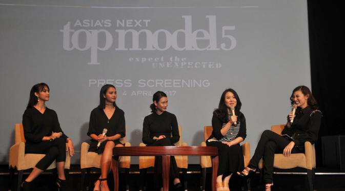 Asia's Next Top Model cycle 5 hadir dengan kejutan dari 14 kontestan yang memberikan kejutan tidak terduga.