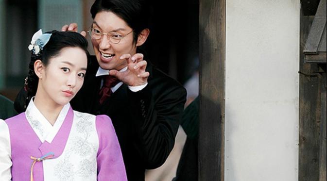 Keseruan Jeon Hye Bin dan Lee Jun Ki saat beraksi di drama Gunman in Joseon (2014)
