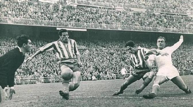 Pertandingan antara Real Madrid dan Atletico Madrid pada tahun 1959.
