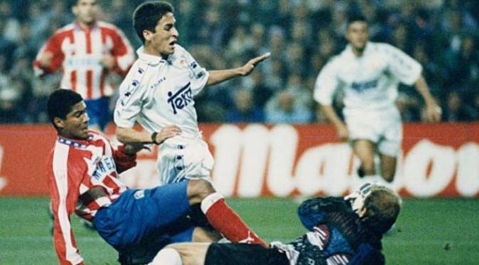 Raul Gonzalez menjalani derbi Madrid pertamanya pada November 1994.