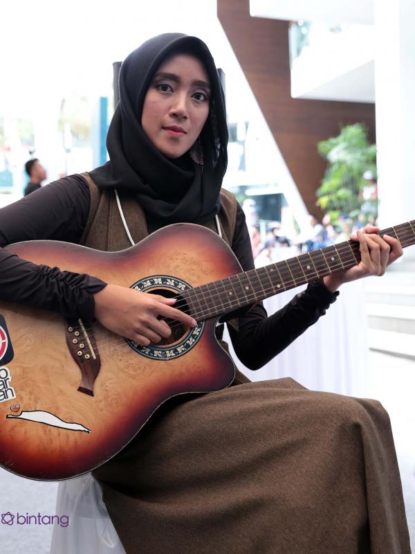 Reva, salah satu peserta audis Puteri Muslimah di Bandung. (Deki Prayoga/Bintang.com)