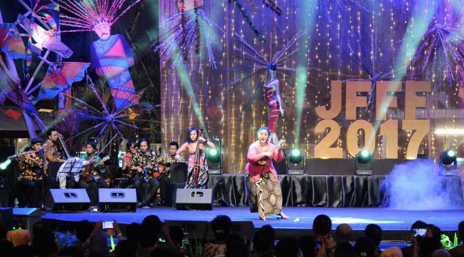 Gelaran tahunan Fashion and Food Festival (JFFF) 2017 resmi dibuka. Festival ini akan memanjakan pecinta fashion dan kuliner di Jakarta.