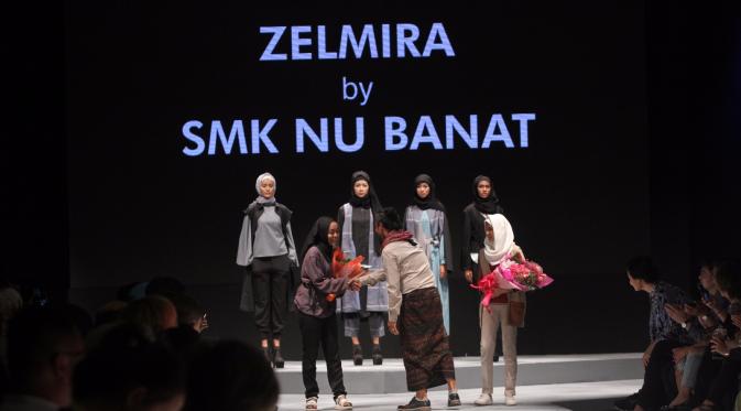 Rancangan modest wear siswi SMK NU Banat di Muffest 2017 (Foto: Dok. SMK NU Banat) 