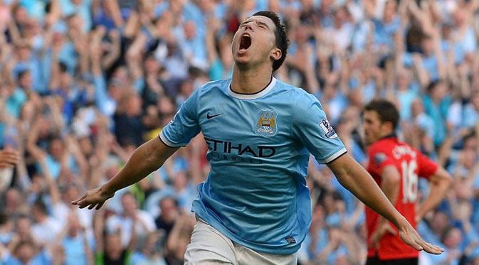 Kepindahan Samir Nasri dari Arsenal ke Manchester City memicu kemarahan suporter The Gunners. (AFP/Andrew Yates)