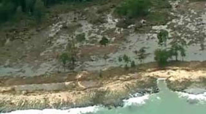 Gambar wilayah pesisir Pantai Pagai, Kabupaten Kepulauan Mentawai, Sumatera Barat, yang dilanda tsunami pascagempa 7,2 SR. (Antara)
