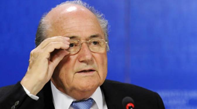 FIFA President Swiss Sepp Blatter attends a news conference after a hearing by the European Parliament Committee on educatation and culture in Brussels, on October 06, 2008. AFP PHOTO/JOHN THYS 