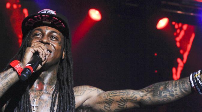 Lil Wayne memutuskan pensiun dari panggung tarik suara dengan alasan dirinya sudah lelah.