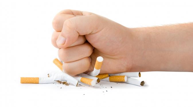 Sejumlah dokter di Inggris mendesak pemerintahnya untuk membuat peraturan larangan rokok bagi generasi muda