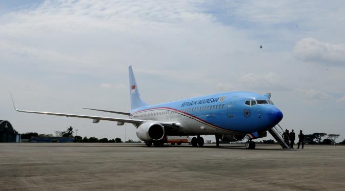 Pesawat terbaru kepresidenan BBJ-2 tiba di Baseops Lanud Halim, Jakarta Timur, Kamis (10/4). (Liputan6.com/Andrian Martinus Tunay)