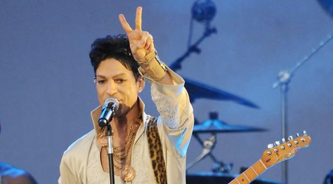 Prince berhenti menggunakan kata-kata kasar di dalam lirik-lirik lagunya karena ingin menghormati semua orang.