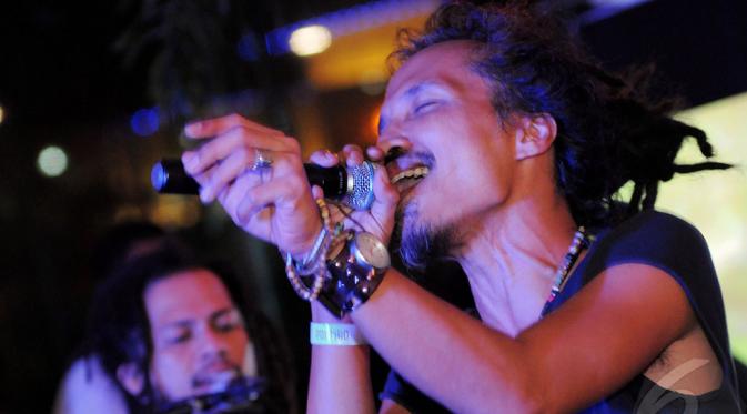 Ipang Lazuardi beraksi di launching album terbaru Pallo, Wortel dan Brokoli, Jakarta, Senin (26/5/2014) (Liputan6.com/Faisal R Syam).