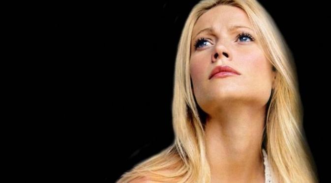 Gwyneth Paltrow tengah dirundung masalah dalam hidupnya setelah bercerai dengan Chris Martin yang membuatnya seperti jatuh ke dalam jurang.