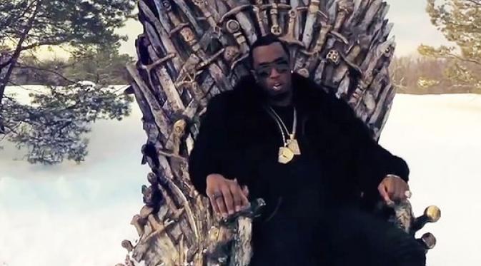 Puff Daddy beberapa kali duduk di atas kursi kebesaran Games of Thrones di videoklip I Want the Love.