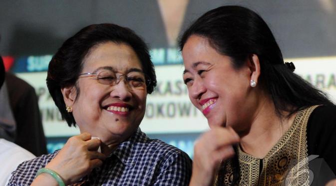 Megawati Soekarnoputri dan Puan Maharani tertawa bahagia sambut Jokowi-JK (Liputan6.com/Andrian M Tunay)