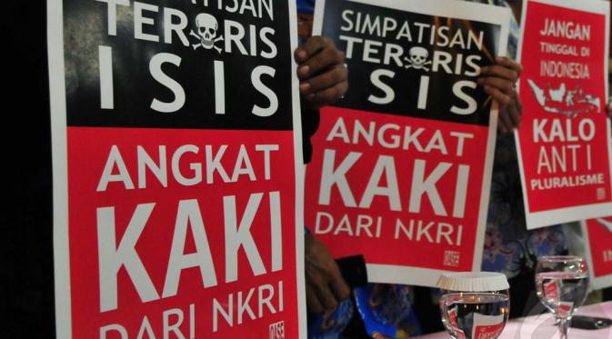 Poin pertama, menolak setiap kelompok yang menggunakan agama untuk menebarkan kebencian. Kedua, menolak dengan keras keberadaan ISIS berserta para pendukungnya di NKRI, Jakarta, Senin (04/08/2014) (Liputan6.com/Johan Tallo)