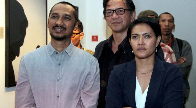 Menurut Abraham, film yang dibuat Lola ini mengangkat fenomena sosial yang ada di Indonesia. 