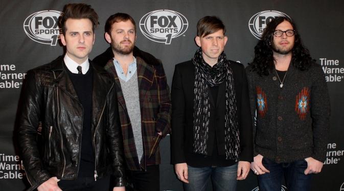 Kings of Leon harus rela menunda konser mereka kembali lantaran sang drummer masih dalam tahap pemulihan. 