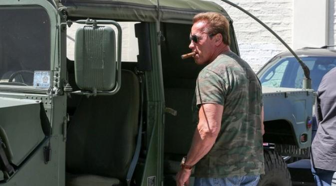 Arnold Pilih Minyak Sayur untuk Bahan Bakar Hummer Kesayangan