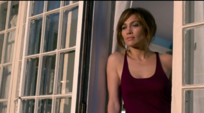 Trailer perdana The Boy Next Door memperlihatkan bagaimana panasnya akting Jennifer Lopez yang sedikit mirip tante girang.