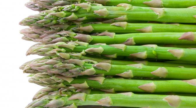 Asparagus, sayuran hijau dengan rasa unik yang kaya manfaat.(Foto: lovingthebike.com)