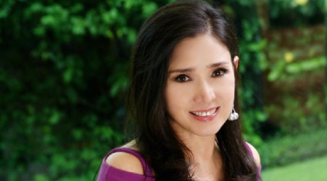 Miss Universe Pertama dari Thailand, Apsara Hongksakula (1)