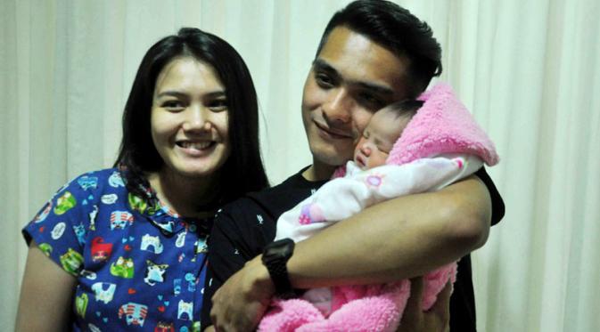 Ricky Harun mengaku masih tak percaya kini sudah menjadi seorang ayah dengan kehadiran bayi cantik, Mikaila Akyza Pratama.