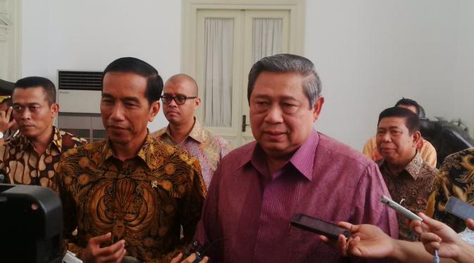 Presiden Jokowi menerima kunjungan Susilo Bambang Yudhoyono di Istana Merdeka (Liputan6.com/ Ilyas Istianur Praditya)