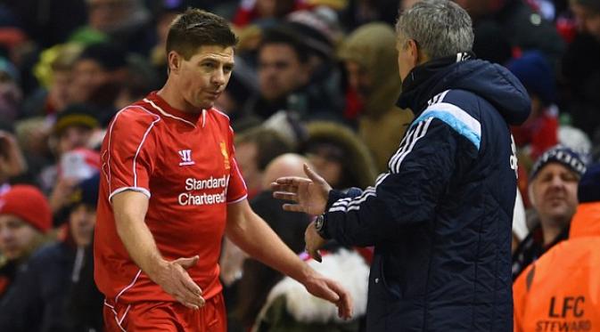 Steven Gerrard dan Jose Mourinho (Dailymail)