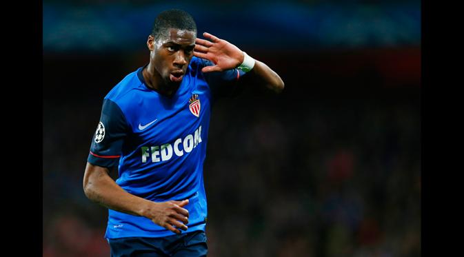 Gelandang AS Monaco, Geoffrey Kondogbia, melakukan selebrasi usai mencetak gol pembuka timnya ke gawang Arsenal di laga 16 besar Liga Champions di Emirates Stadium, London, (25/2/2015). AS Monaco unggul 3-1 atas Arsenal. ( Reuters/Eddie Keogh)