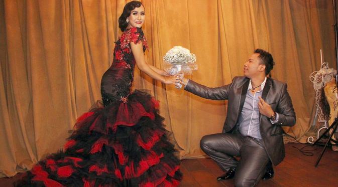 Vicky Prasetyo dan Ratu meta melakukan pre-wedding
